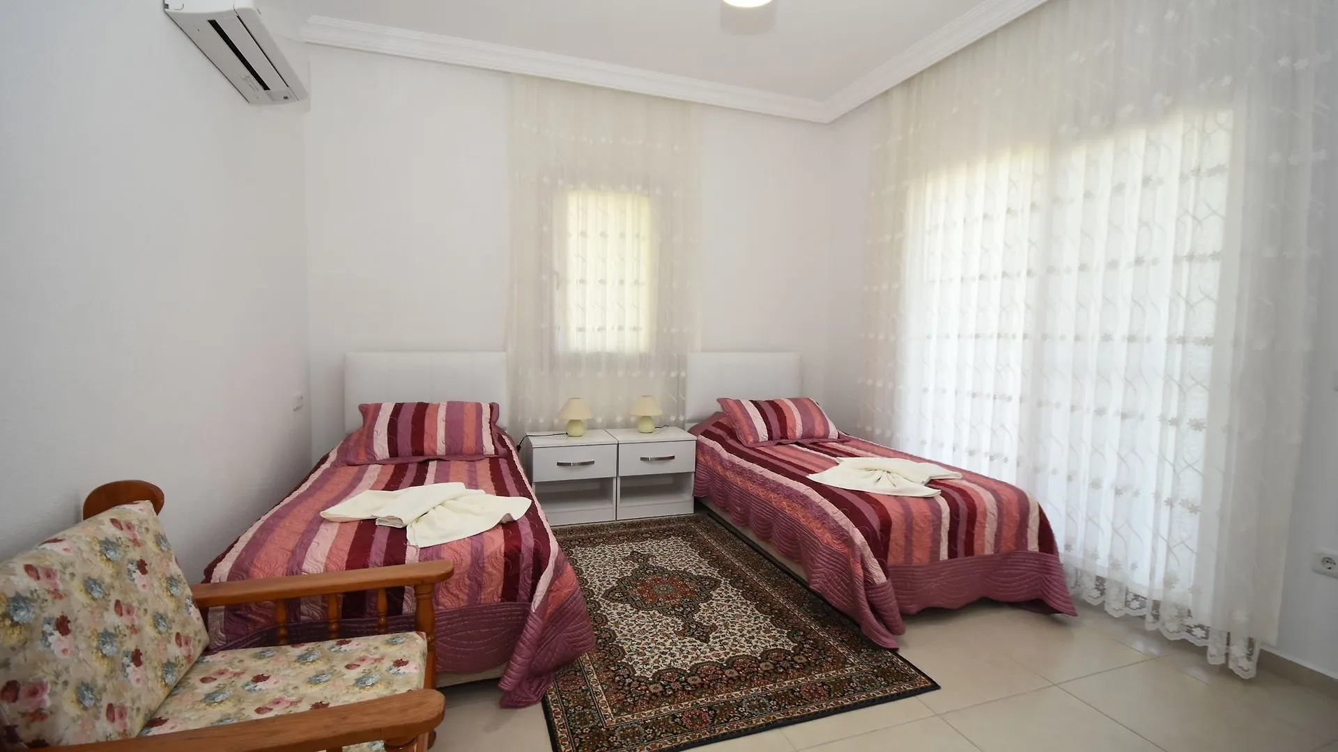Kay9200 Villa Nar 2 Bedrooms contacts